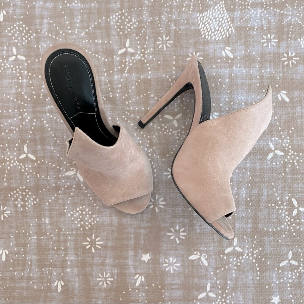 BRAND NEW Kendall & Kylie Heels